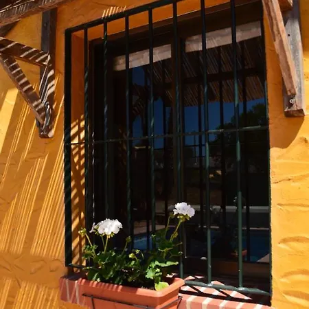 Cortijo Petra Nocleg ze śniadaniem *